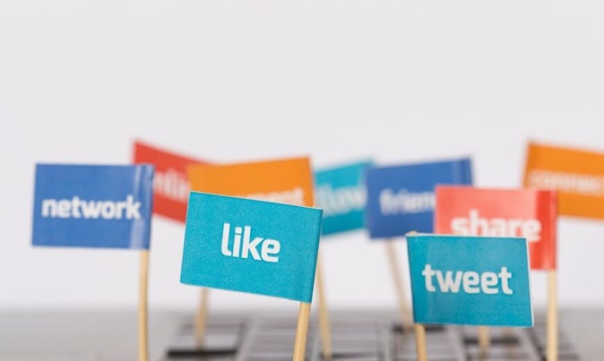 التسويق عبر مواقع التواصل الاجتماعي
